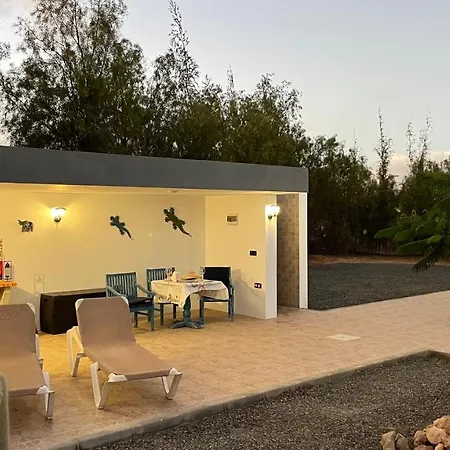 Casita Hari, Donde Tu Y Tu Tiempo Se Detienen. *