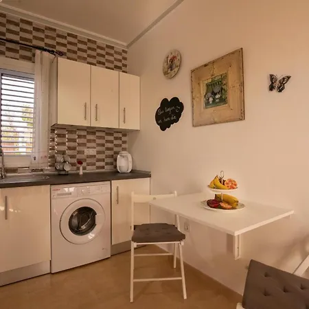 Casita Hari, Donde Tu Y Tu Tiempo Se Detienen. *