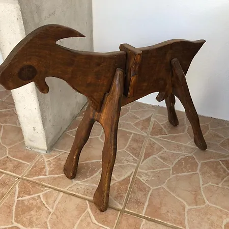 Casita Hari, Donde Tu Y Tu Tiempo Se Detienen. Tuineje