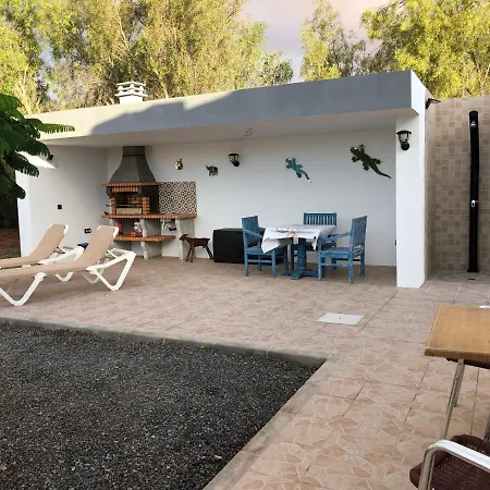 Casita Hari, Donde Tu Y Tu Tiempo Se Detienen. Tuineje