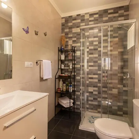 Casita Hari, Donde Tu Y Tu Tiempo Se Detienen.